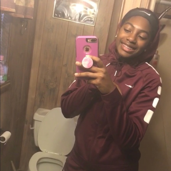 Meet your Posher, Tamia - Picture 1 of 1